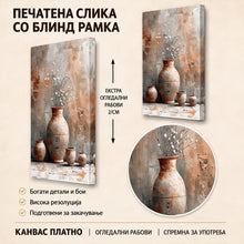Вчитај ја сликата во галериски мод за гледање, Уметничка мртва природа со голема керамичка вазна, помали садови и нежни бели цветови на текстурирана подлога.