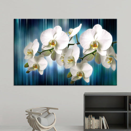 Бели цветови на гранка