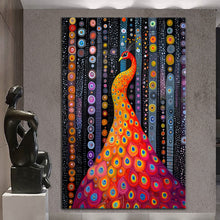 Вчитај ја сликата во галериски мод за гледање, Стилизирана слика на раскошен паун со огнено портокалово и розово перје, опкружен со шарени кружни мотиви на темна позадина.